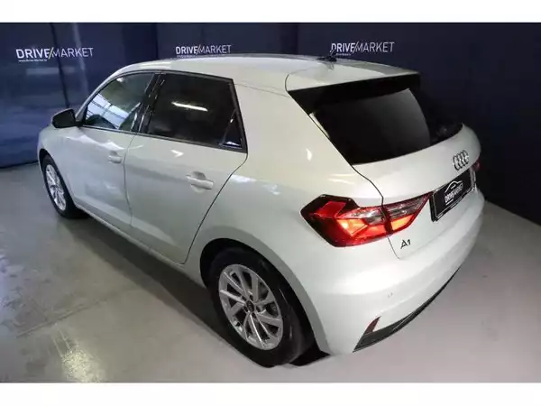 Audi A1 Advanced - Photo 2