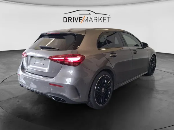 Mercedes-Benz A 200 AMG Line - Photo 2