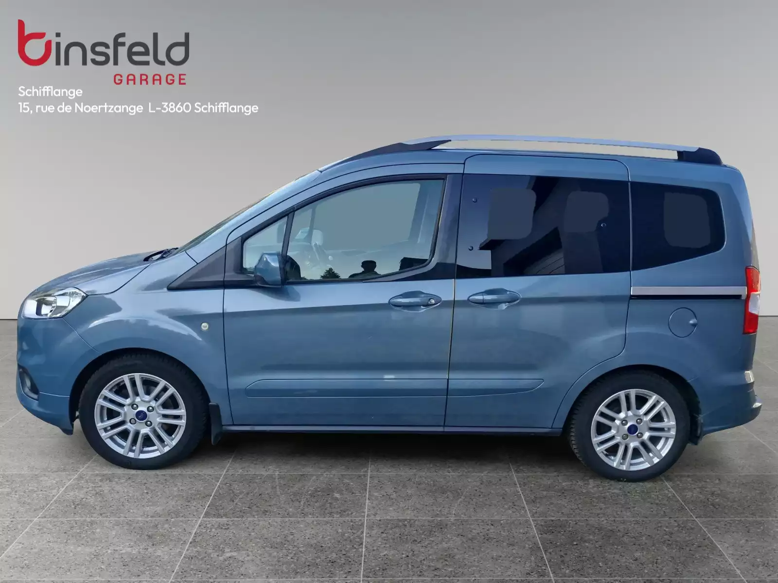 Ford Tourneo Courier 1.0 EcoBoost Titanium - Photo 1