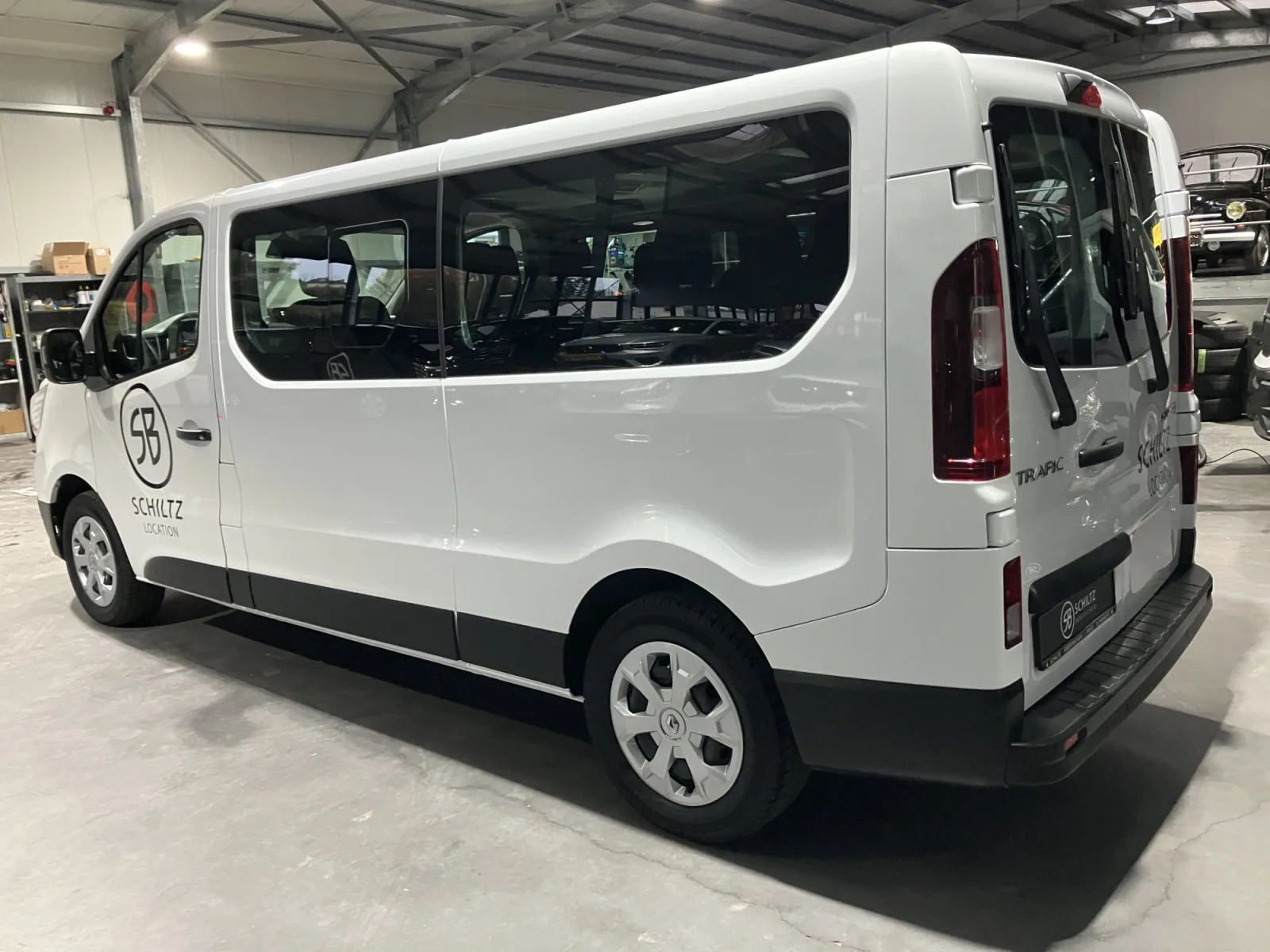 Renault Trafic 2.0 dCi Passenger L2H1 9 Seats - Photo 1
