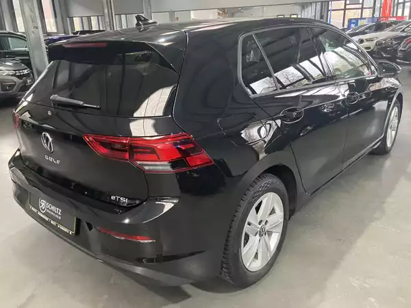 Volkswagen Golf 1.5 eTSI Life DSG 150HP - Photo 2