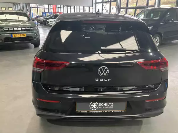 Volkswagen Golf 1.5 eTSI Life DSG 150HP - Photo 3