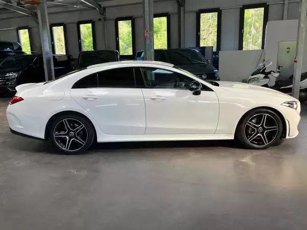 Mercedes-Benz CLS 300 Coupé AMG-Line - Photo 2