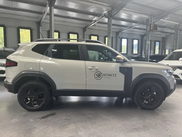 Dacia Duster 1.2 MildHybrid 4x4 LPG-GPL - Photo 2