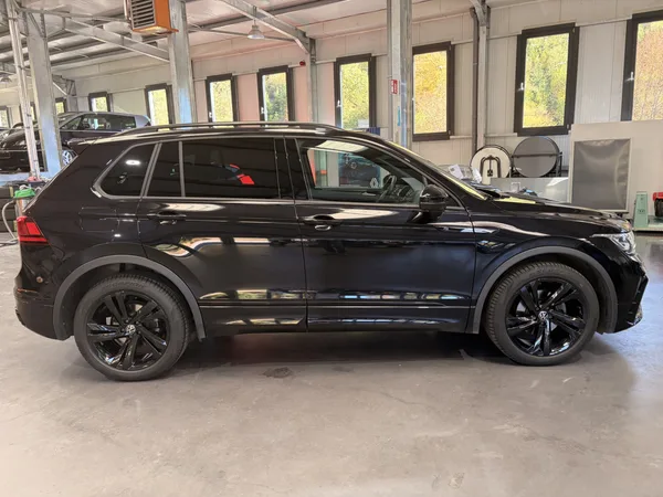 Volkswagen Tiguan 2.0 TDi R-Line DSG - Photo 2