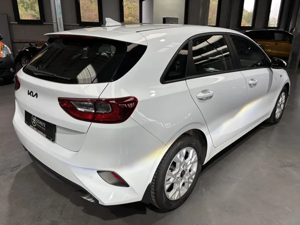 Kia Ceed 1.5 T VISION - Photo 2
