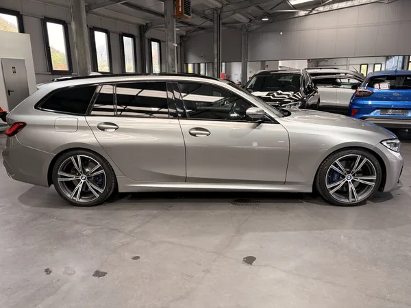 BMW M340i i xDrive Touring - Photo 2