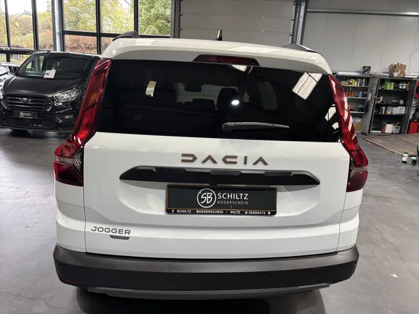 Dacia Jogger 1.6 FullHybrid 140 AT - Photo 3