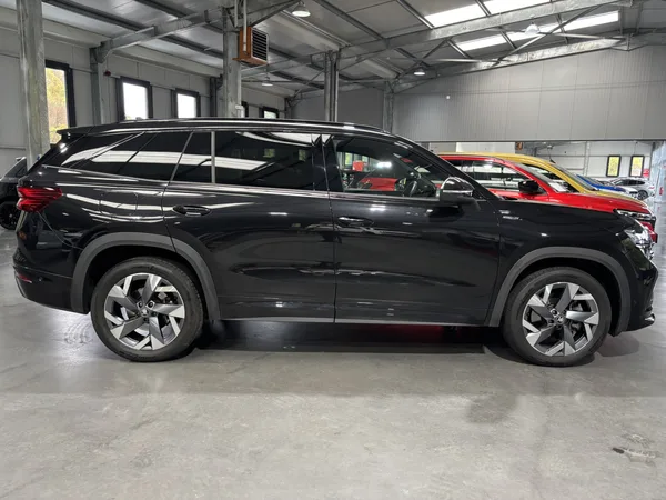 Skoda Kodiaq 2.0 TDI SPORT LINE 4x4 7Places - Photo 2