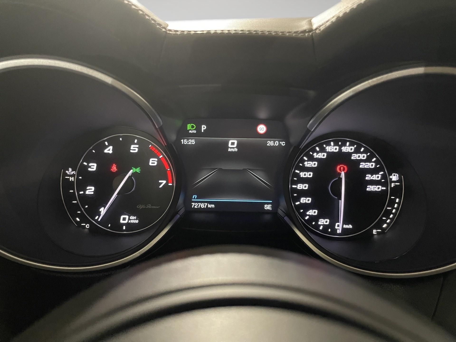 Alfa Romeo Stelvio 2.0 280 GT Junior Ocra AWD - Photo 2