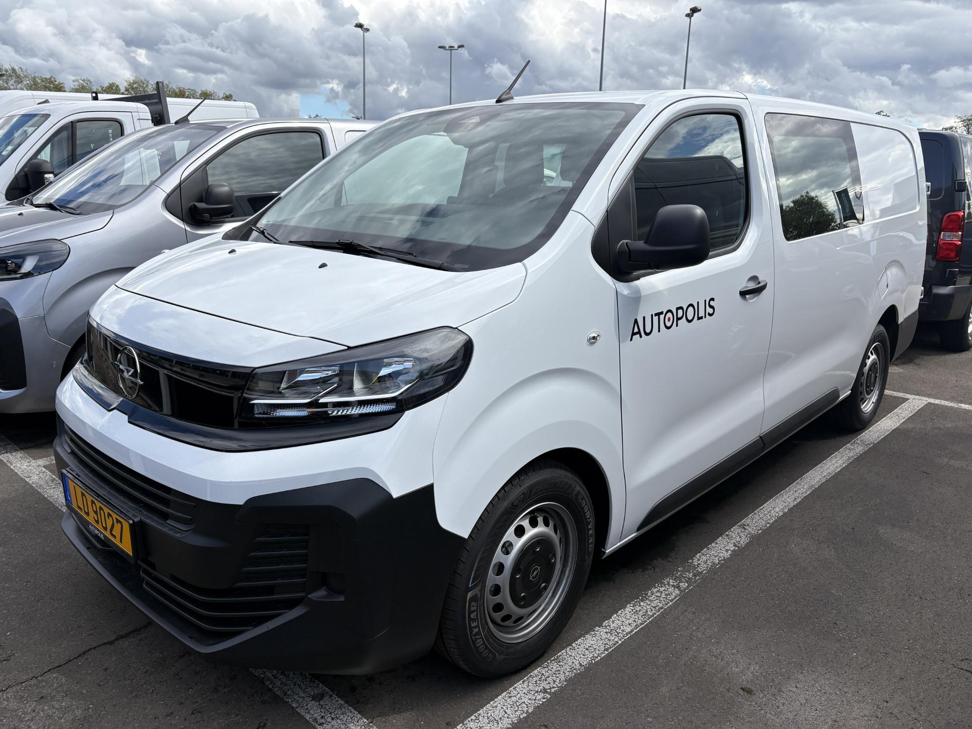 Opel Vivaro Double Cabine XL Diesel 150ch Manuelle - Photo 1
