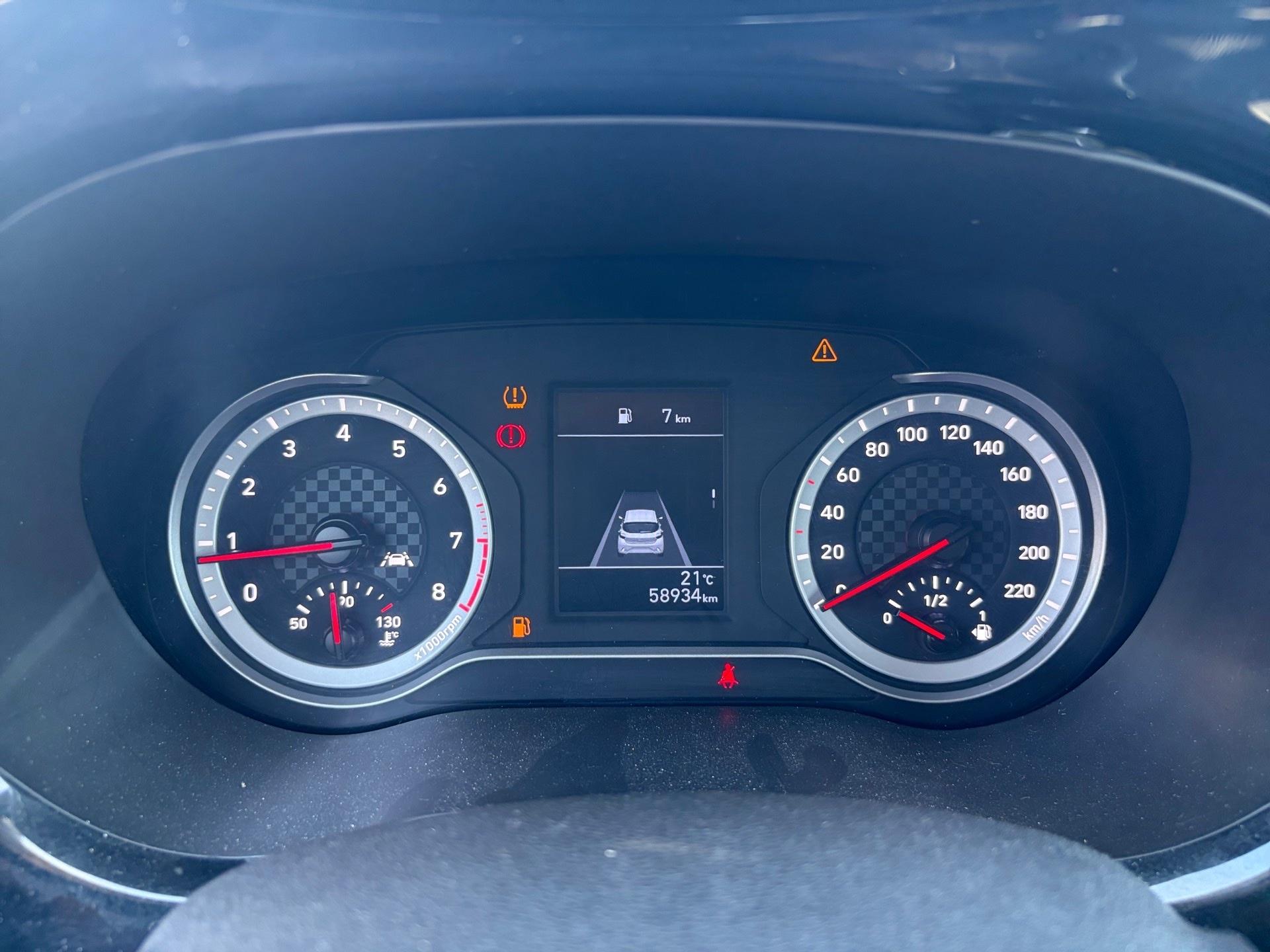 Hyundai i10 1.0 Twist AMT - Photo 1