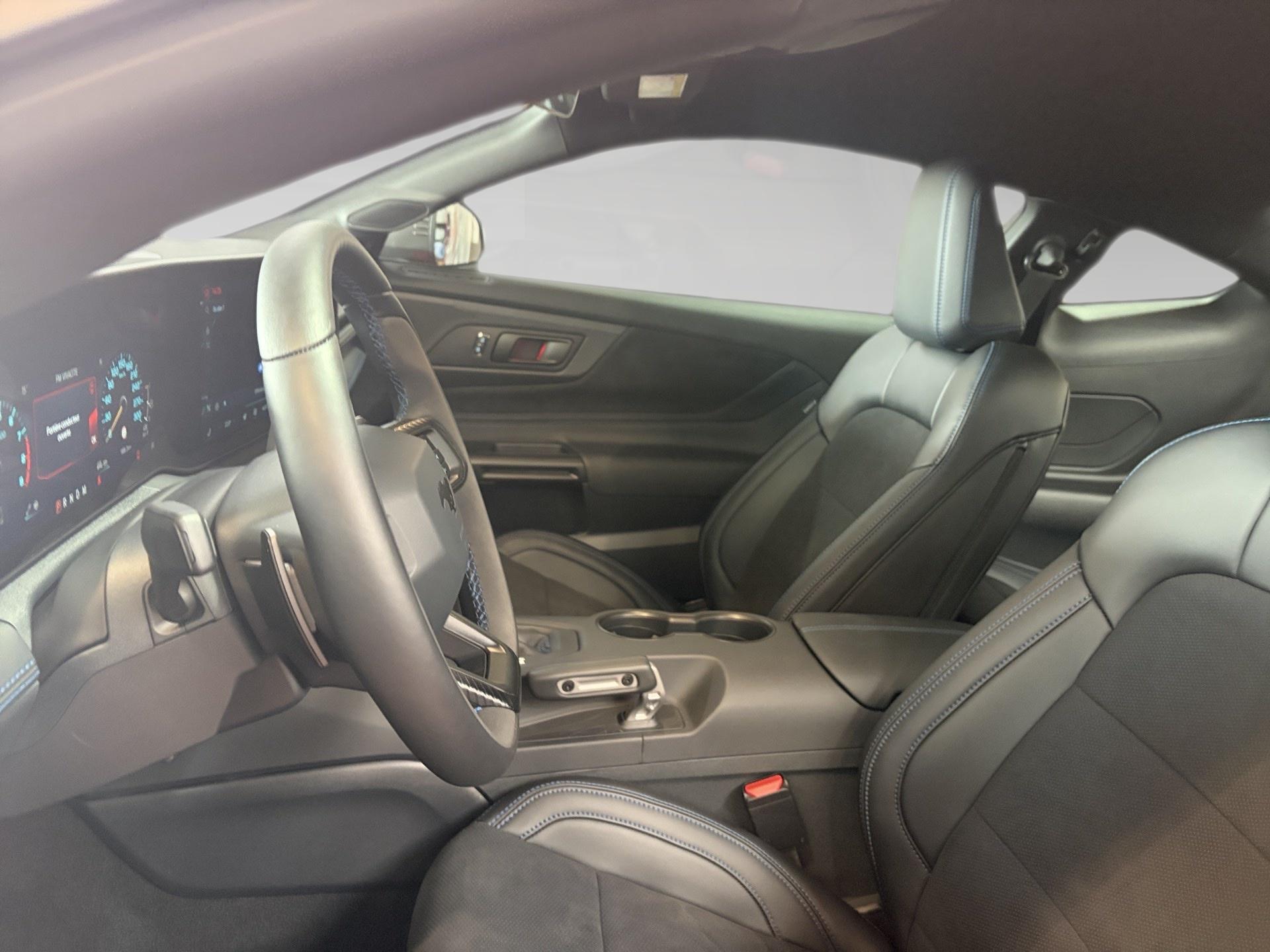 Ford Mustang 5.0i V8 Aut. Dark Horse - Photo 3