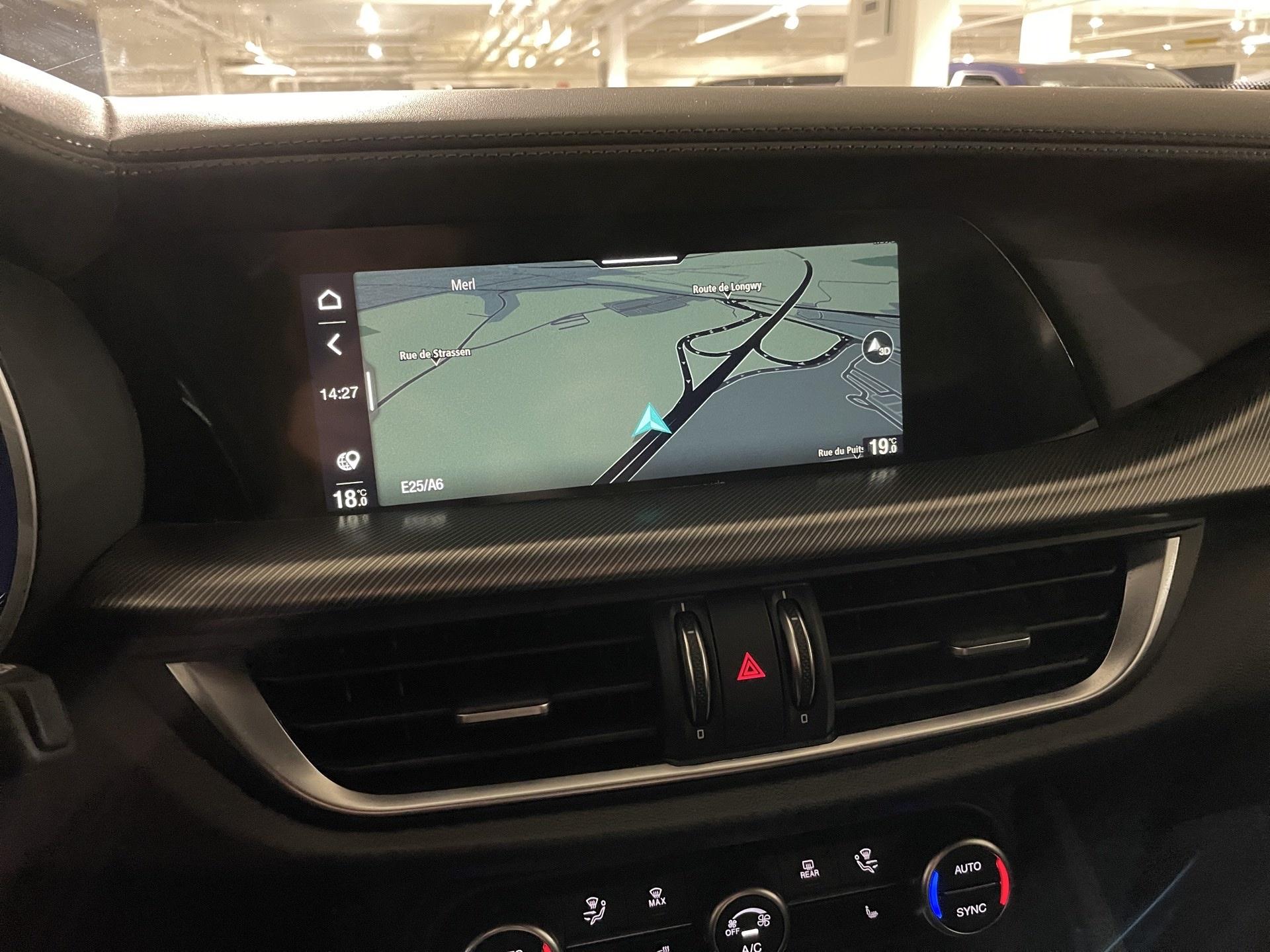 Alfa Romeo Stelvio 2.2 Diesel 154kW Veloce AT8-Q4 - Photo 2
