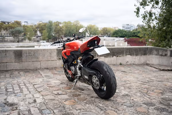 Ducati Streetfighter V2 - Photo 3