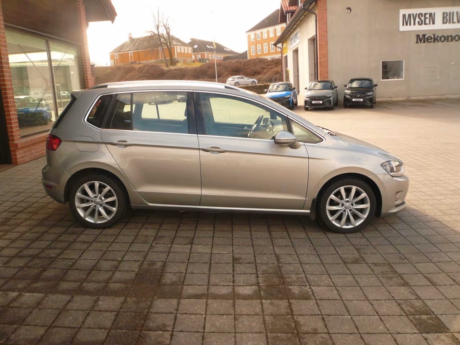 Volkswagen Golf - Photo 1