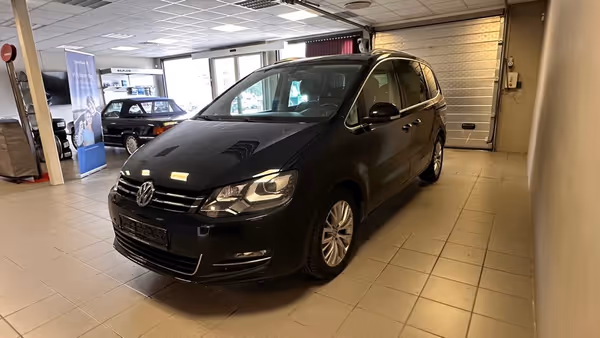 Volkswagen Touran - Photo 1