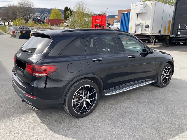 Mercedes-Benz GLC 300 - Photo 2