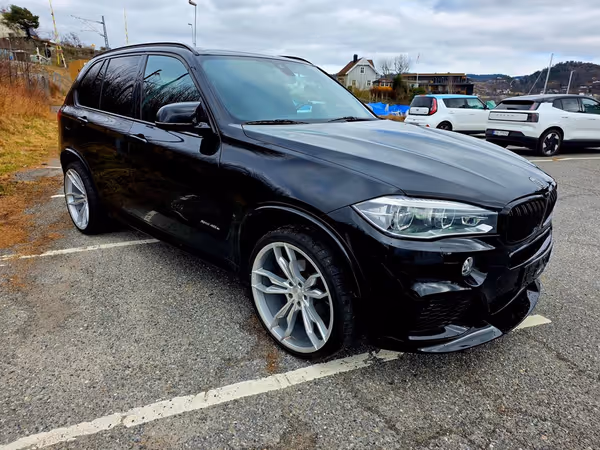 BMW X5 - Photo 1