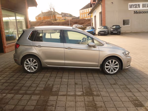 Volkswagen Golf - Photo 2