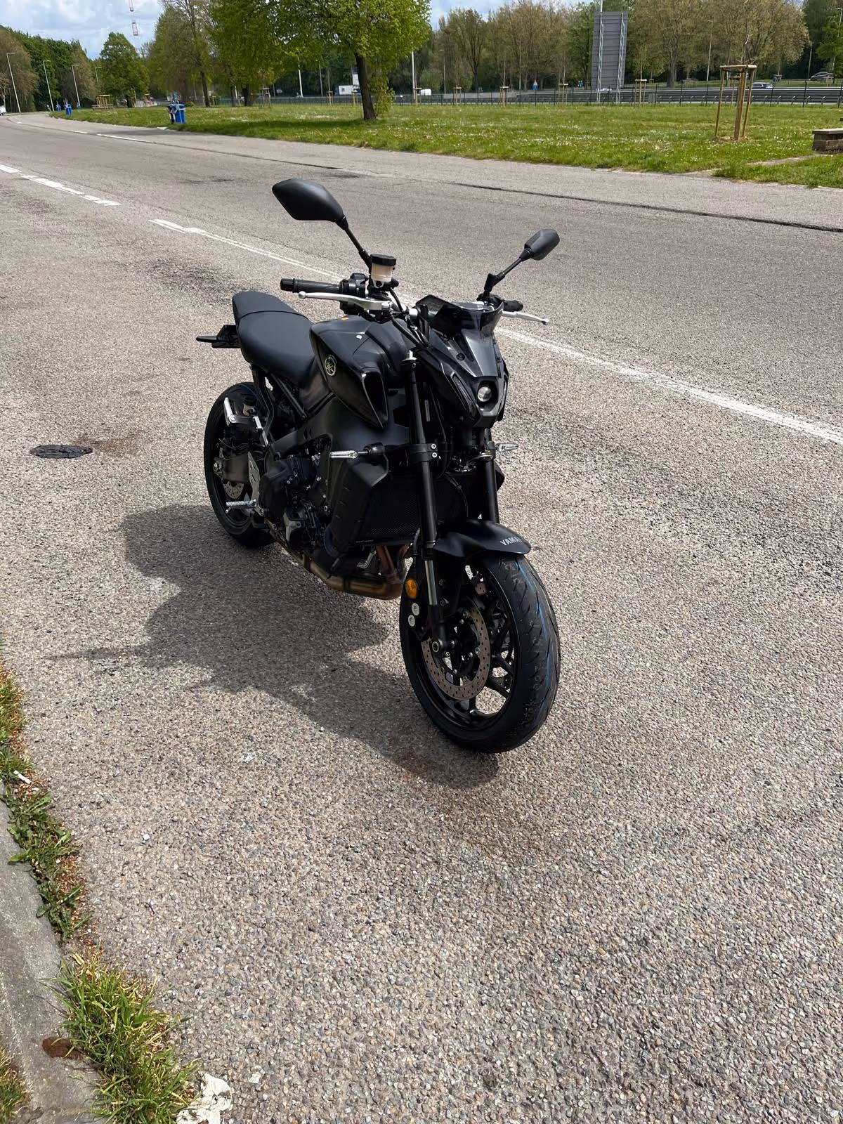 Yamaha MT-09 - Photo 1