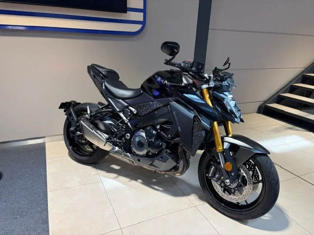 Suzuki GSX-S 1000 - Photo 1