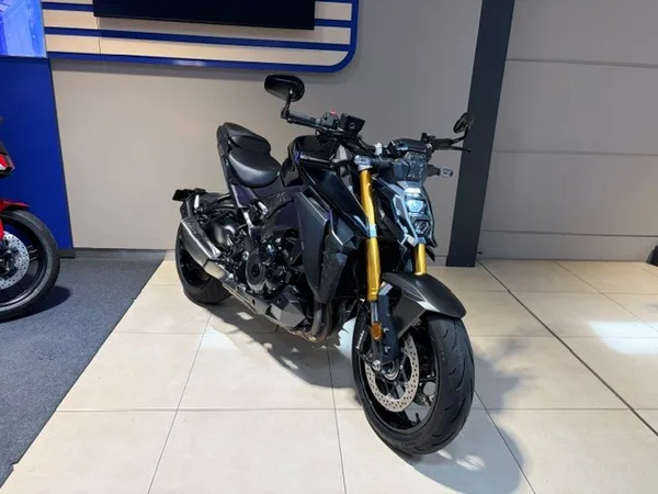 Suzuki GSX-S 1000 - Photo 1
