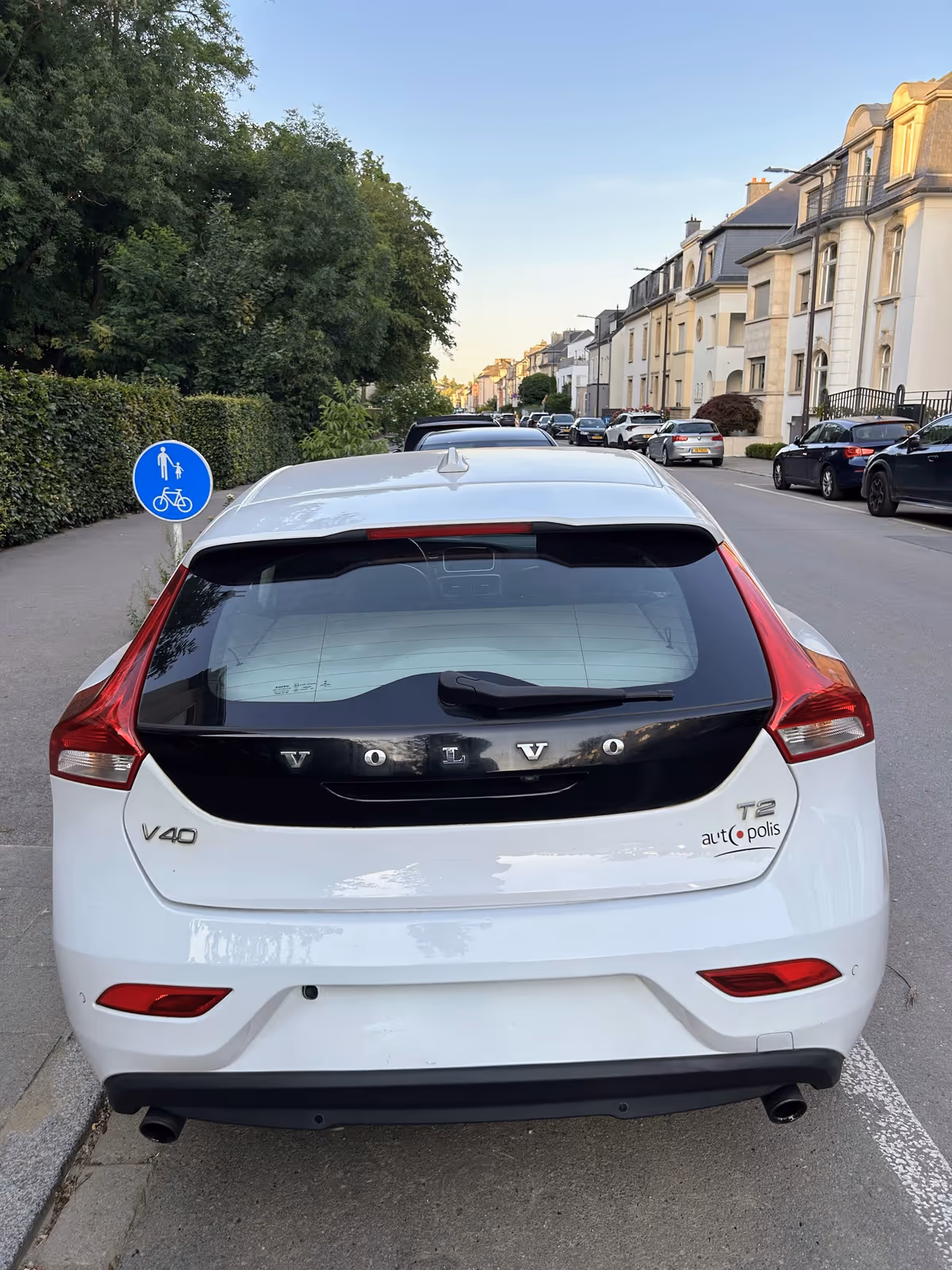 Volvo V40 Momentum - Photo 1