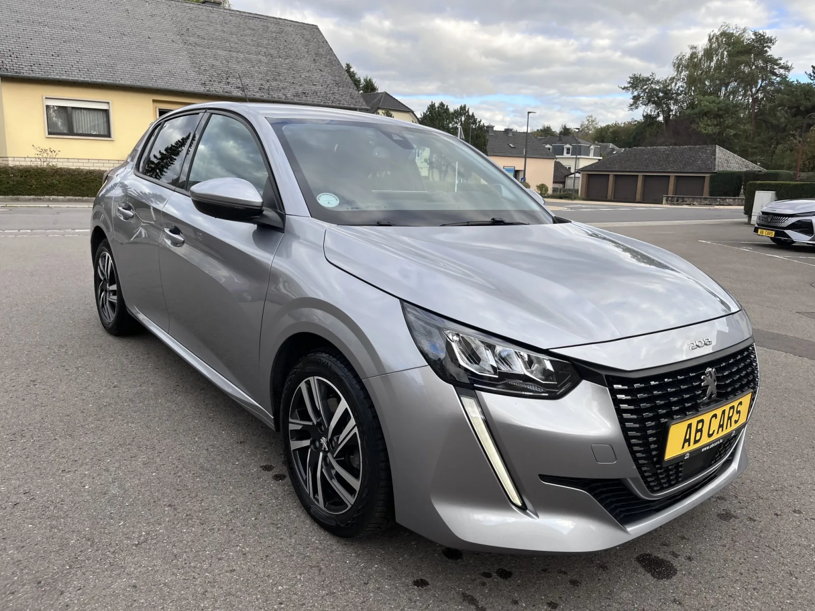 Peugeot 208 208 1.2i Automatique Allure 100cv iCockpit LED CarPlay - Photo 1
