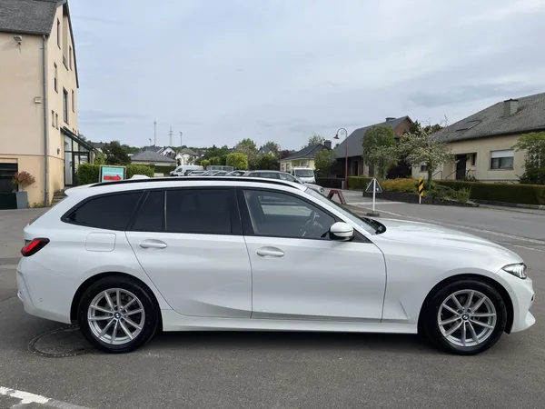 BMW 318 318d A G21 Touring - Photo 3