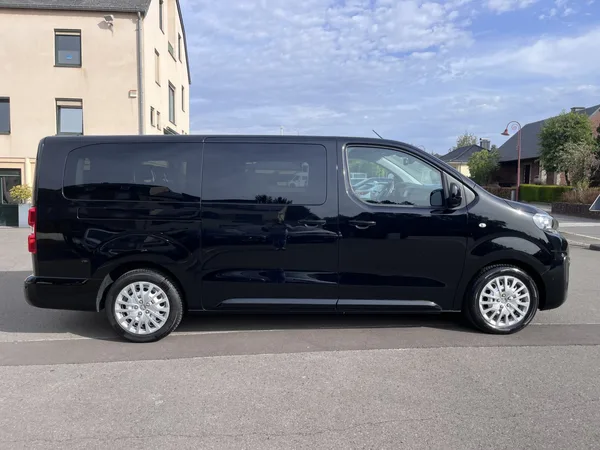 Peugeot Traveller 2.0 BlueHDi EAT8 8pl.L3H1 - Photo 3