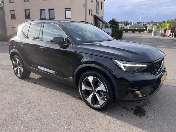 Volvo XC40 B3 Plus Dark DCT - Photo 2