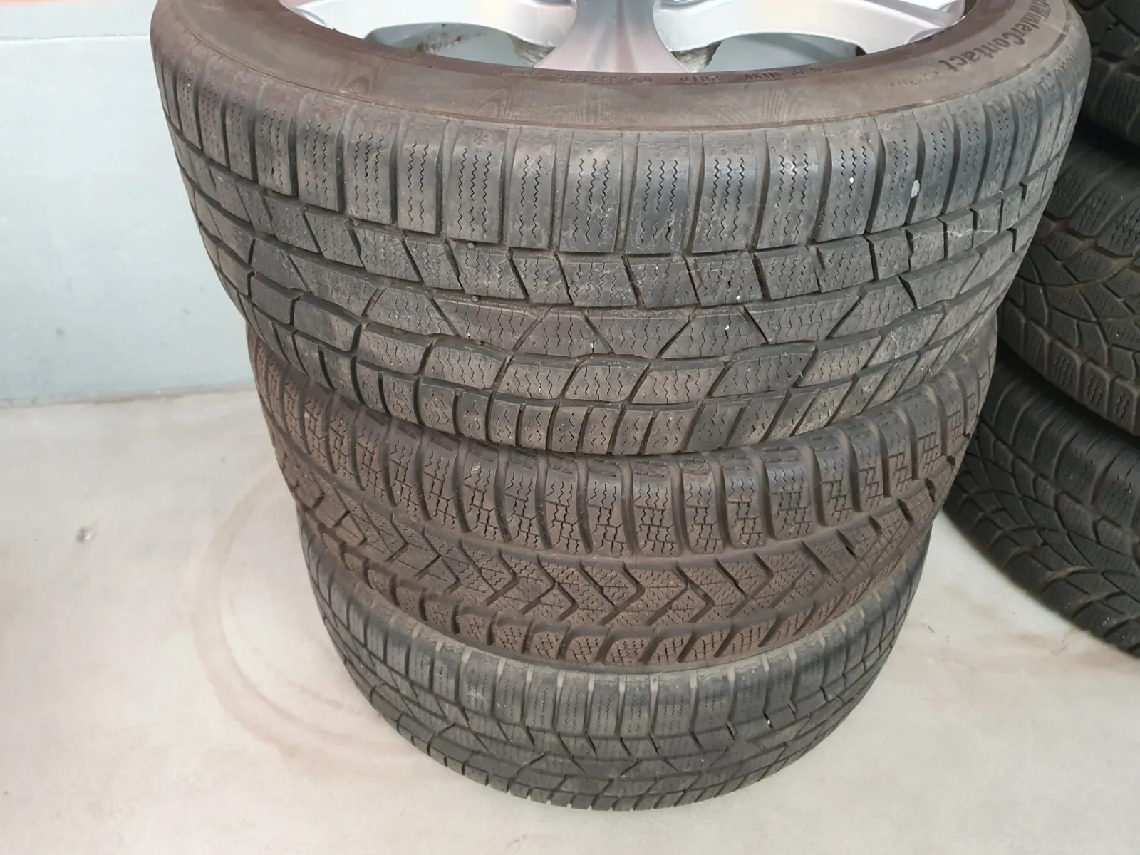 Jantes alu + Pneus hiver 17 205/50 R17 93V - Photo 1