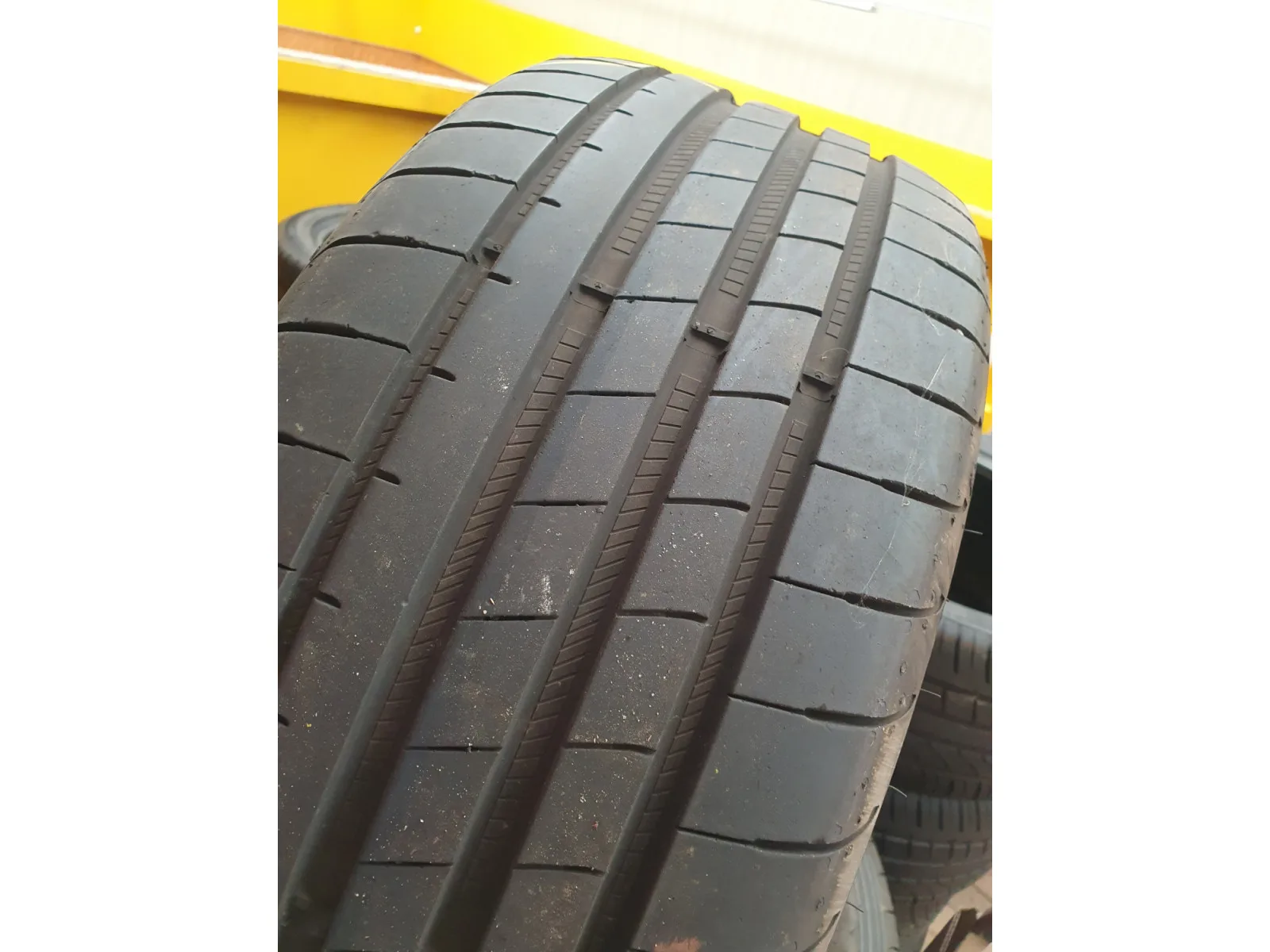 Pneus été 18 245/45 R18 100Y - Photo 1