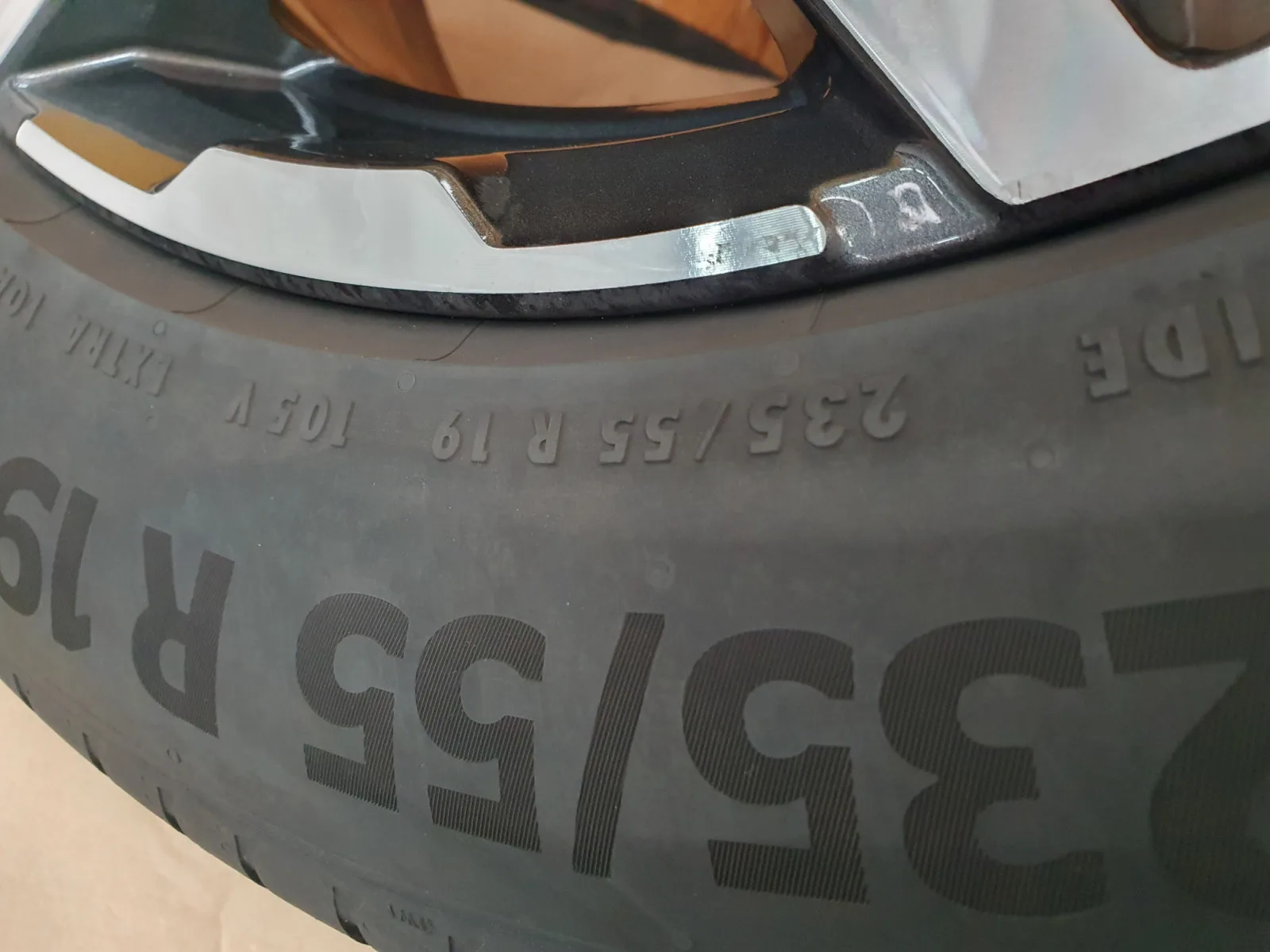 Jantes alu + Pneus été 19 235/55 R19 105V - Photo 1