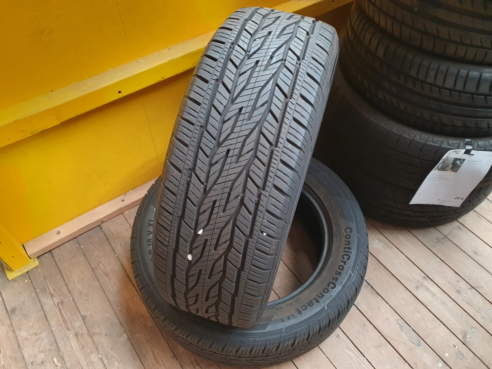 Pneus été 18 235/60 R18 107V - Photo 1