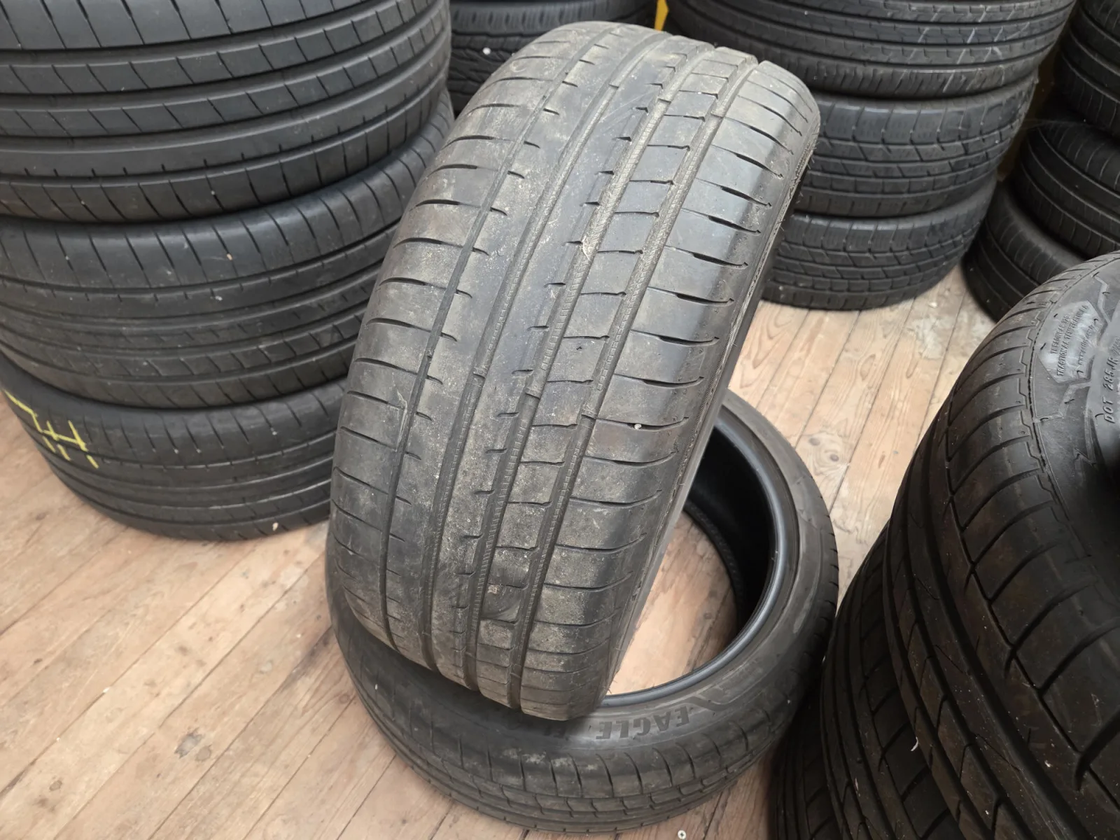Pneus été 18 225/40 R18 92Y - Photo 1
