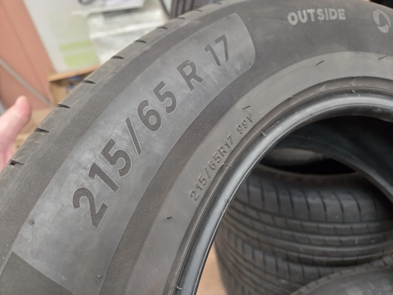 Pneus été 17 215/65 R17 99V - Photo 1