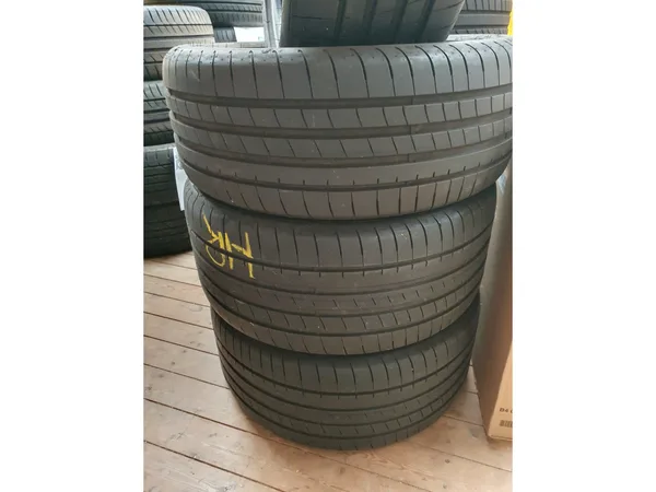 Pneus été 18 245/45 R18 100Y - Photo 2