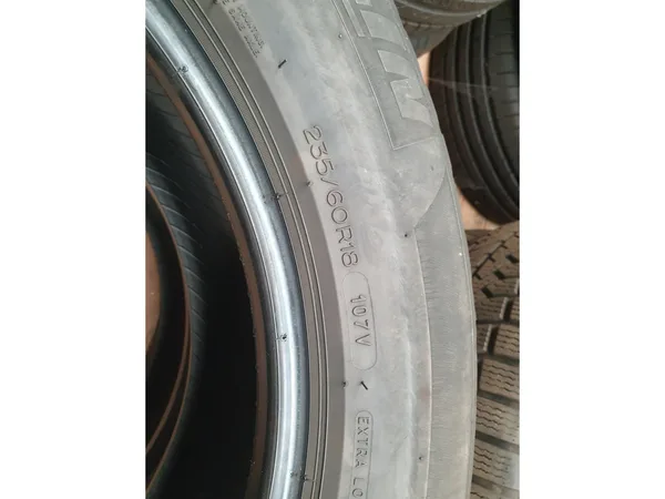 Pneus été 18 235/60 R18 107V - Photo 2