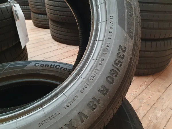 Pneus été 18 235/60 R18 107V - Photo 3