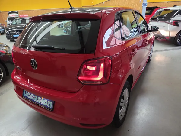 Volkswagen Polo 1.0i 60CV TRENDLINE - Photo 3