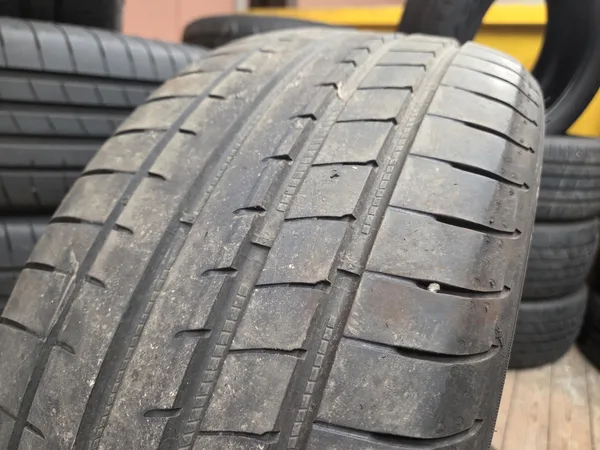 Pneus été 18 225/40 R18 92Y - Photo 2