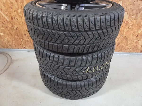 Jantes alu + Pneus hiver 18 225/45 R18 95V - Photo 2