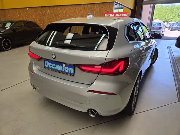 BMW 118 dA 150CV - Photo 3