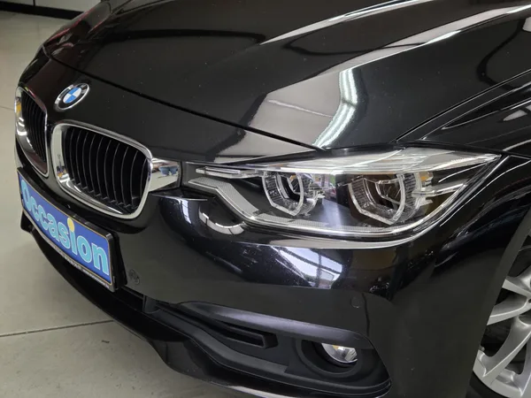 BMW 318 dA 136CV - Photo 2