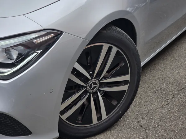 Mercedes-Benz CLA 200 Shooting Brake 150CV 8G-DCT - Photo 2