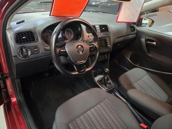 Volkswagen Polo 1.0i 60CV - Photo 3