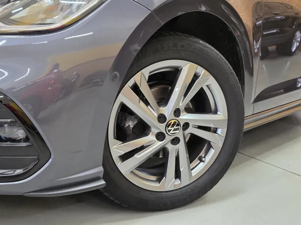 Volkswagen Polo TSI R-LINE 95CV - Photo 2