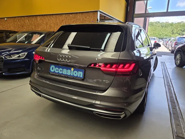 Audi A4 35 TDI 163CV AVANT S-TRONIC - Photo 3